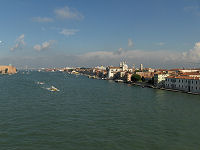 Sejler gennem Venedig