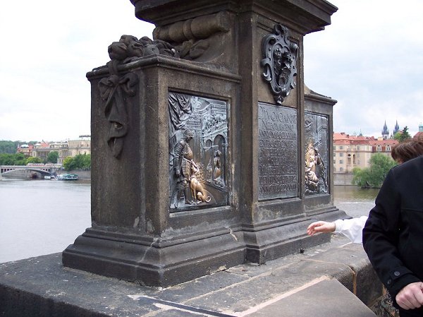 Monument, Karlsbroen, Prag - Maj 2004